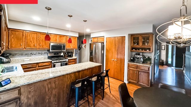 Transforming a 90s Kitchen: Mo